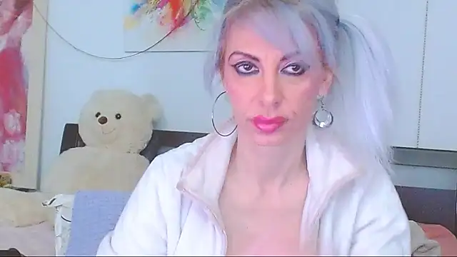Snapshot of HoneyLara chatting on 03.11.26 HoneyLara online show from 03.11.26