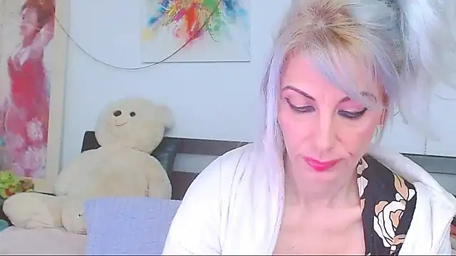 Snapshot of HoneyLara chatting on 03.14.26 HoneyLara online show from 03.14.26