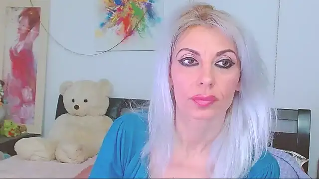 Snapshot of HoneyLara chatting on 03.24.26 HoneyLara online show from 03.24.26