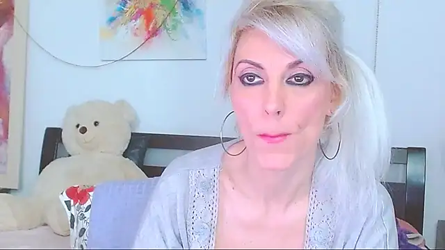Snapshot of HoneyLara chatting on 03.29.26 HoneyLara online show from 03.29.26