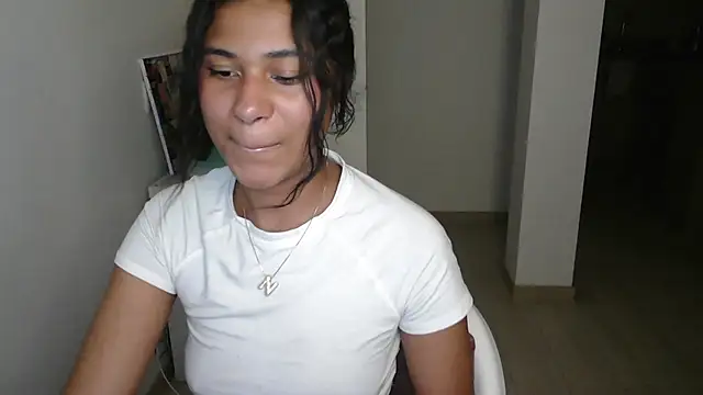 dark enchantress  online show from 01.15.25