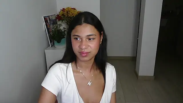 dark enchantress  online show from 01.17.25