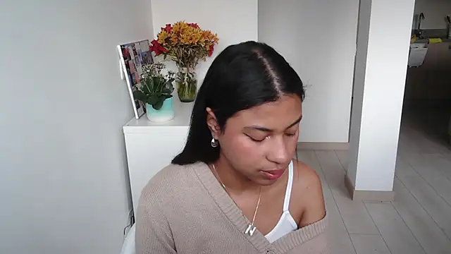 dark enchantress  online show from 01.17.25