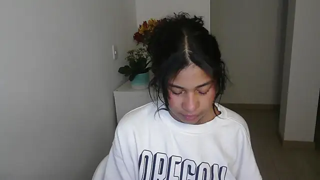 dark enchantress  online show from 01.21.25