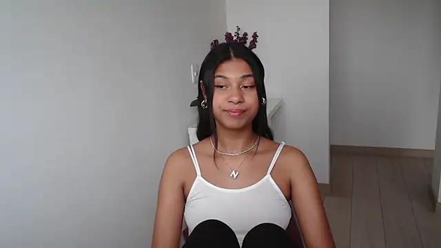 dark enchantress  online show from 02.14.25