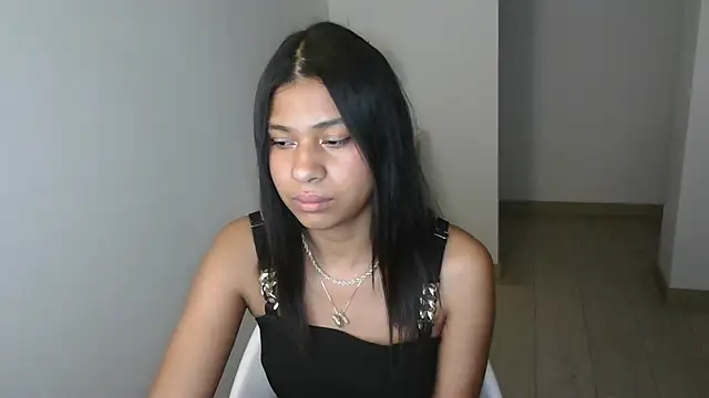 dark enchantress  online show from 02.22.25