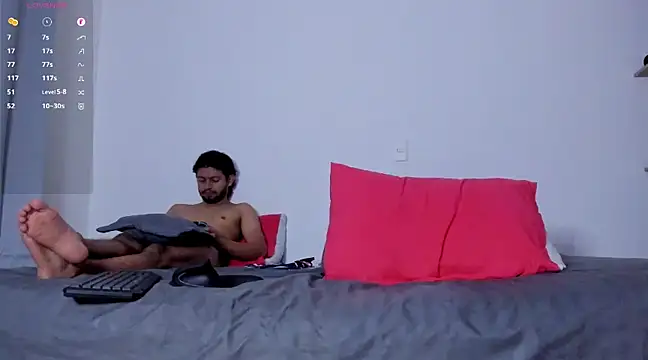 Snapshot of Cloudy_pigDude chatting on 02.19.25 Cloudy pigDude online show from 02.19.25