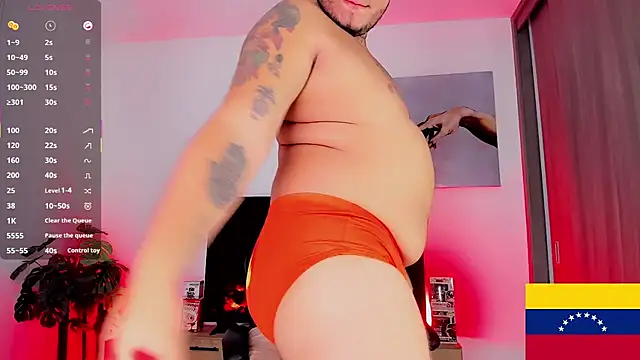 Snapshot of Thomas_chubbyxhot chatting on 06.27.26 Thomas chubbyxhot online show from 06.27.26