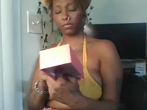 Snapshot of Goddesspandora chatting on 02.02.25 Goddesspandora online show from 02.02.25