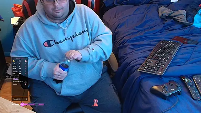 Snapshot of lefty15242 chatting on 04.28.26 lefty15242 online show from 04.28.26
