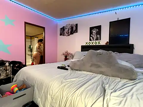 AngelSinz69 online show from 11.18.25