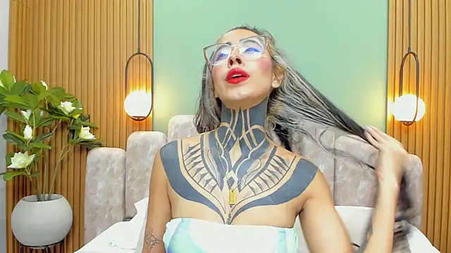 NicoleBlum online show from 01.09.25