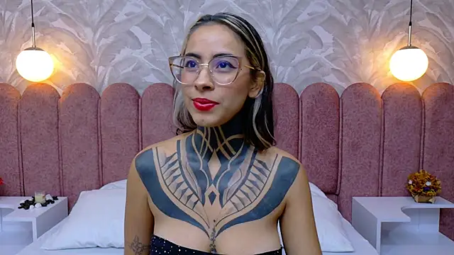 NicoleBlum online show from 01.23.25