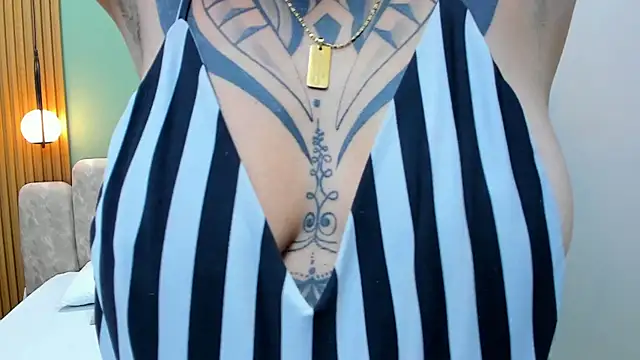 NicoleBlum online show from 03.10.25