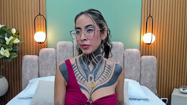 NicoleBlum online show from 03.11.25