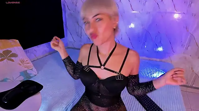 Snapshot of xGenesis_Miller_ chatting on 10.10.25 xGenesis Miller  online show from 10.10.25