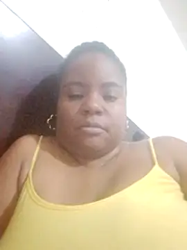 Snapshot of bigtitssxx chatting on 05.15.26 bigtitssxx online show from 05.15.26