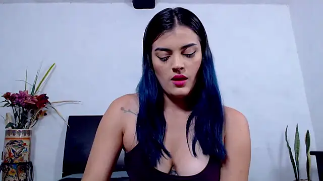 Snapshot of AikoTailor chatting on 09.15.25 AikoTailor online show from 09.15.25