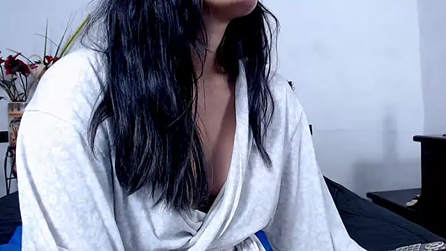 Snapshot of AikoTailor chatting on 11.24.25 AikoTailor online show from 11.24.25