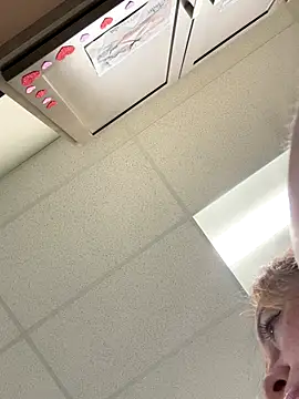 Snapshot of cinnatitties chatting on 09.10.25 cinnatitties online show from 09.10.25