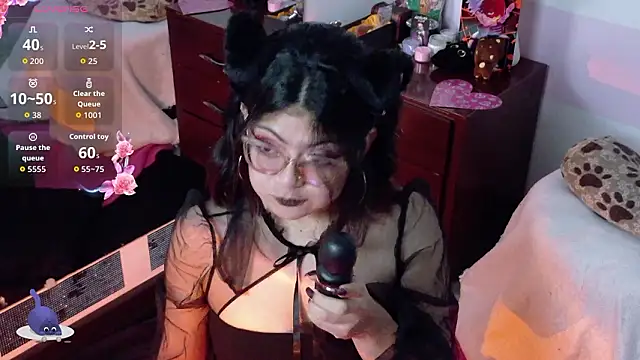 Catwhite  online show from 03.16.26