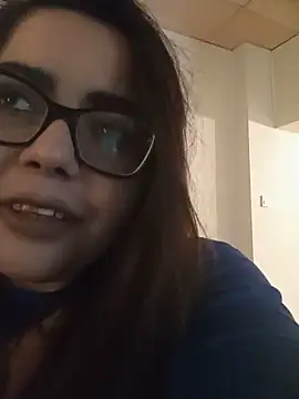 Snapshot of AriaRussell chatting on 05.16.26 AriaRussell online show from 05.16.26