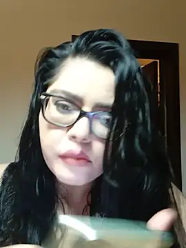 Snapshot of AriaRussell chatting on 06.25.26 AriaRussell online show from 06.25.26
