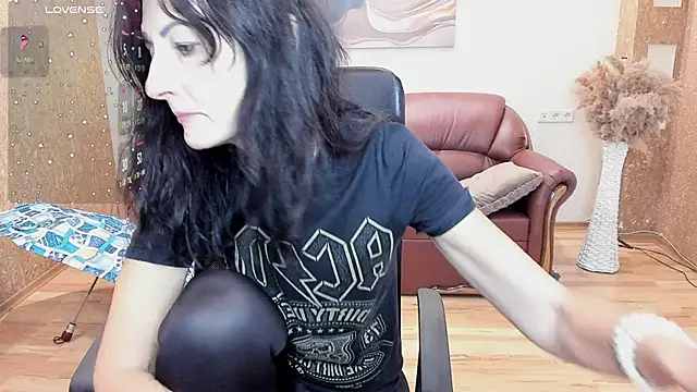 Snapshot of Dana_Haliti chatting on 09.30.25 Dana Haliti online show from 09.30.25