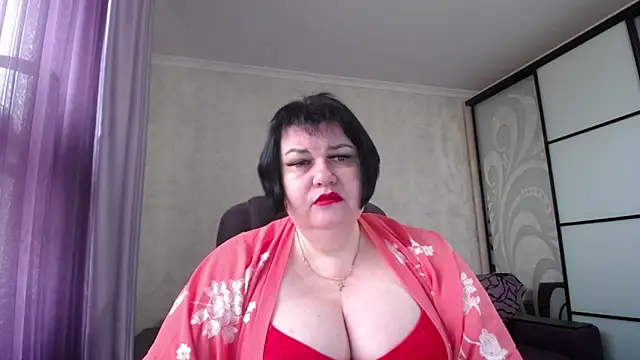 Snapshot of JuicyLady_Di chatting on 03.20.26 JuicyLady Di online show from 03.20.26