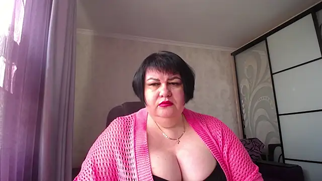 Snapshot of JuicyLady_Di chatting on 04.30.26 JuicyLady Di online show from 04.30.26