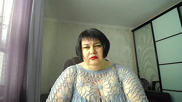 Snapshot of JuicyLady_Di chatting on 05.21.26 JuicyLady Di online show from 05.21.26