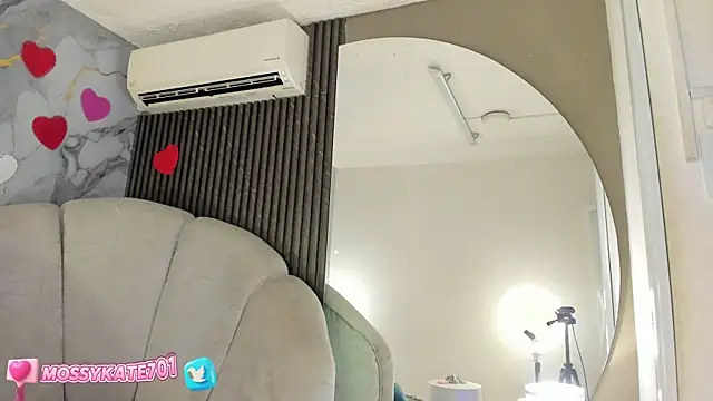 Katemoss70 online show from 02.14.25