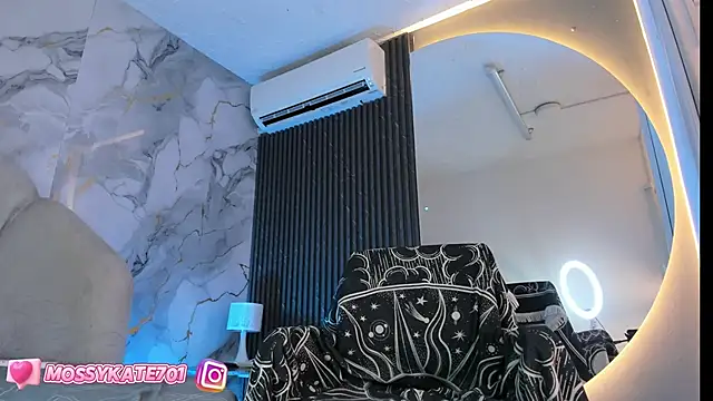 Katemoss70 online show from 03.16.25