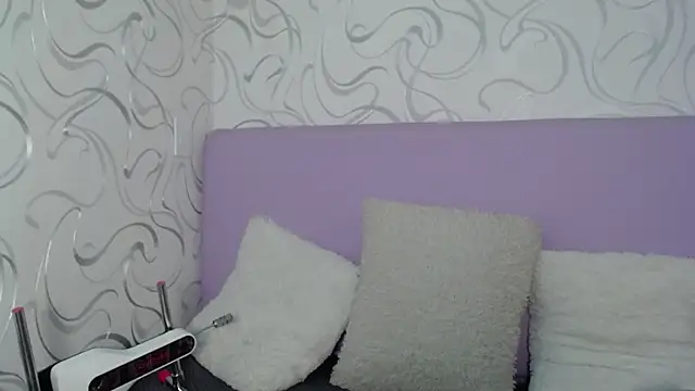 EmilyQueen3x online show from 11.12.25