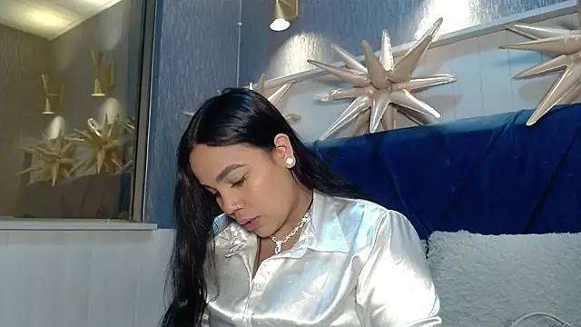 EmilyQueen3x online show from 12.21.25