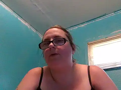 Snapshot of newfieocean chatting on 07.17.26 newfieocean online show from 07.17.26