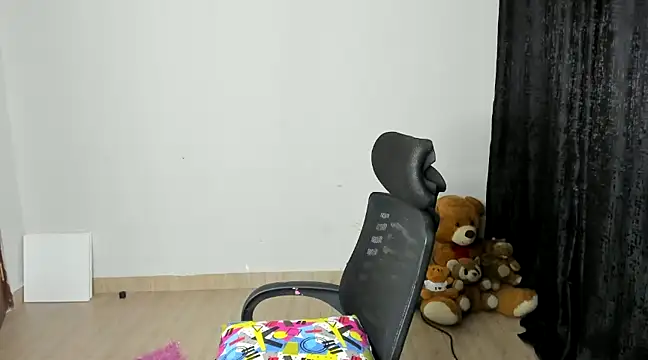  Hello Titty  online show from 02.18.25