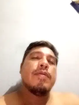 Snapshot of Vulckano43 chatting on 11.24.25 Vulckano43 online show from 11.24.25