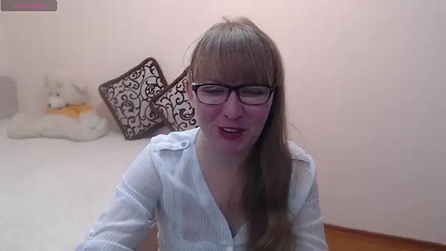 MargotLot online show from 01.10.25