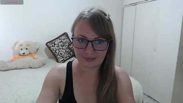 Snapshot of MargotLot chatting on 05.21.26 MargotLot online show from 05.21.26