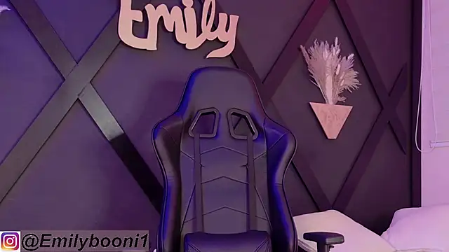 EmilyBoonny1 online show from 01.25.25