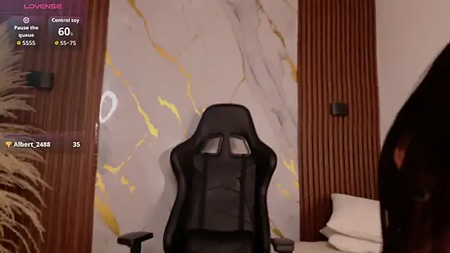 Snapshot of EmilyBoonny1 chatting on 03.24.26 EmilyBoonny1 online show from 03.24.26