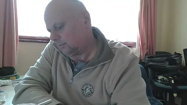 Snapshot of DaddyCumBumZA chatting on 09.17.25 DaddyCumBumZA online show from 09.17.25