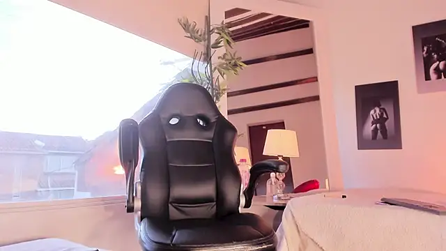 Alicee Levine online show from 02.04.26