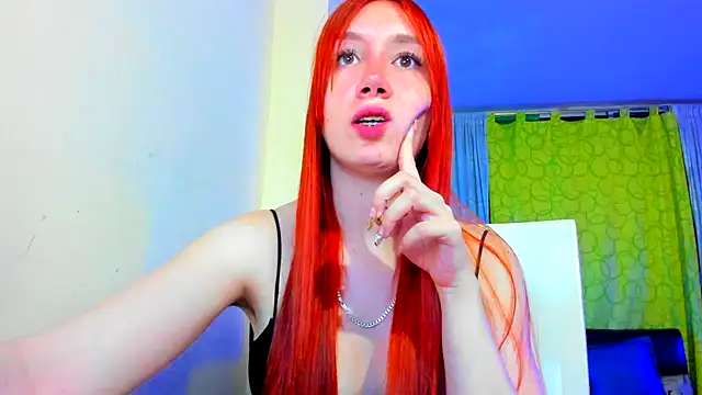 Snapshot of horny__molly_ chatting on 12.18.24 horny  molly  online show from 12.18.24