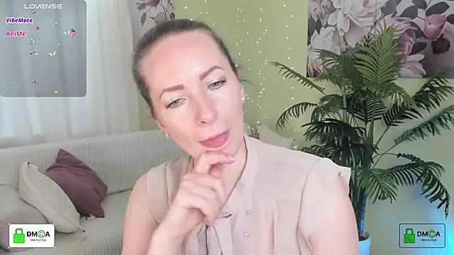 Queenymel online show from 04.14.26