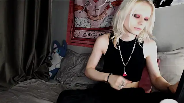 Alien Bella online show from 05.13.26