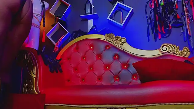 PerlaDivaio online show from 12.17.24