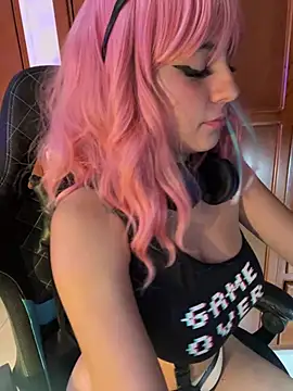 Snapshot of loolla_23 chatting on 02.21.25 loolla 23 online show from 02.21.25