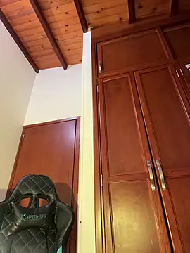 Snapshot of loolla_23 chatting on 02.25.25 loolla 23 online show from 02.25.25